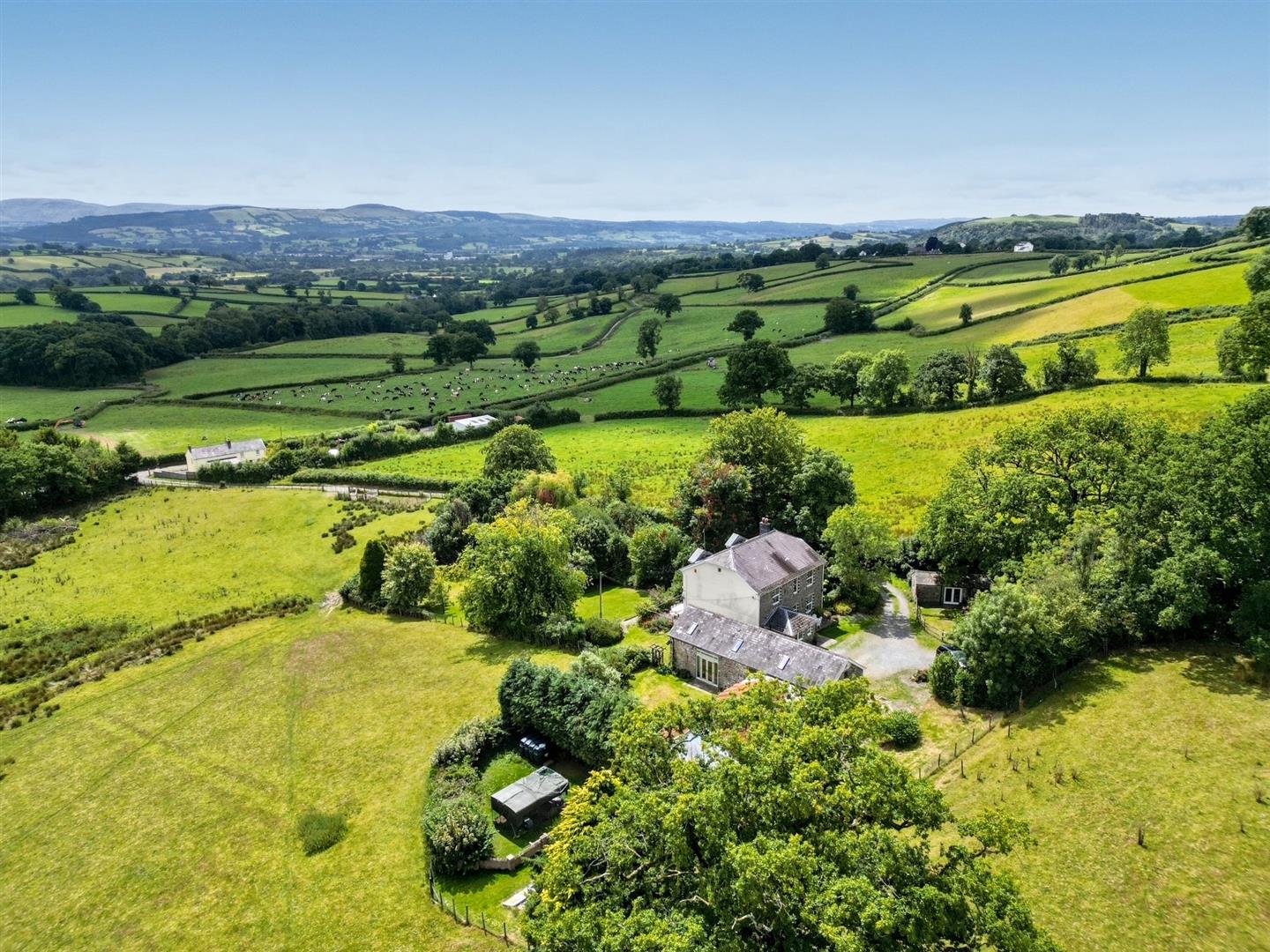 Y Wern, Llansadwrn, Llanwrda, SA19 8HY